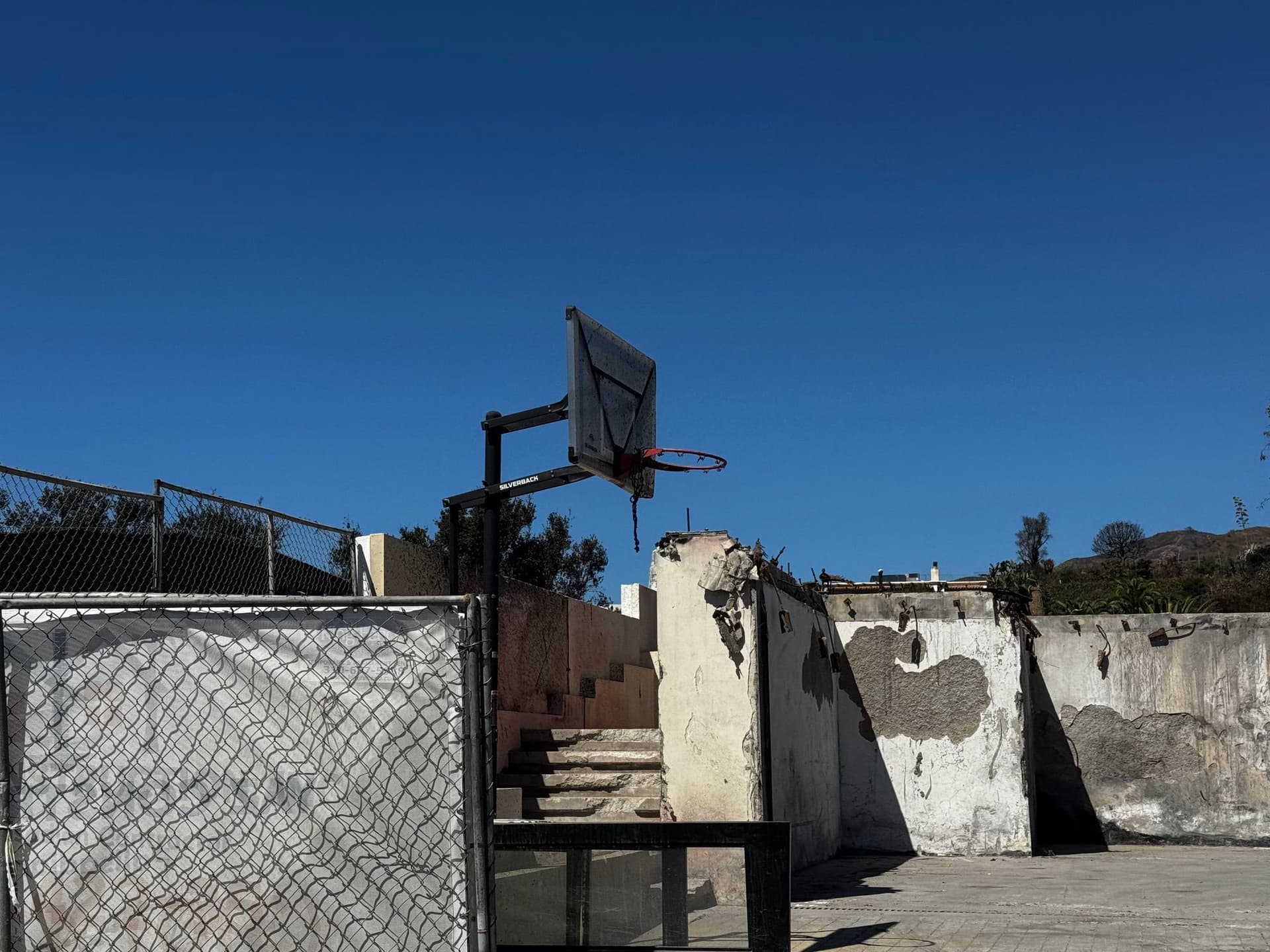 Pacific Palisades 76